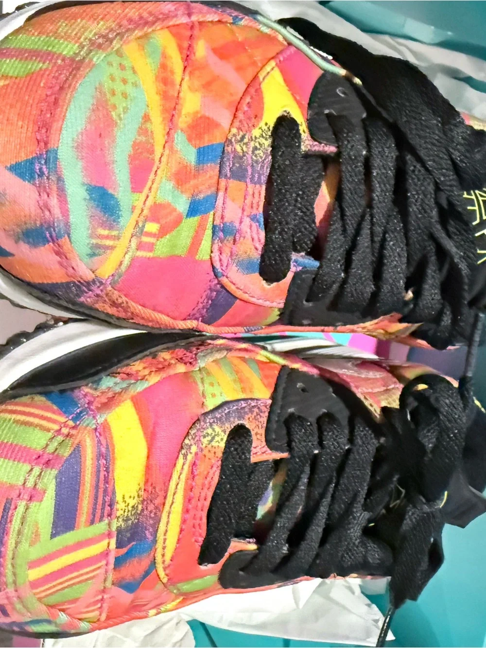 Nike Air women/unisex Multicolor Sneakers with Black and Yellow Details size6.5